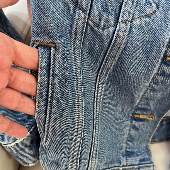 Levi's Classic Blue Denim Jacket​‎ - Picture 5 of 8